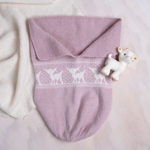 Stickad Myspåse Bambi - garnpaket i Bluum Pure Eco Baby Woo