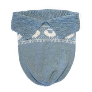 Stickad Myspåse Lammet - garnpaket i Bluum Pure Eco Baby Woo