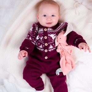 Stickad overall Bambi - garnpaket i Bluum Pure Eco Baby Woo