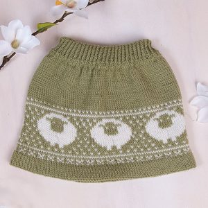 Stickad kjol Lammet - garnpaket i Bluum Pure Eco Baby Woo