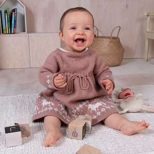 Stickad klänning Enhörning - garnpaket i Bluum Pure Eco Baby Woo