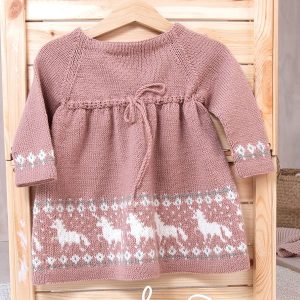 Stickad klänning Enhörning - garnpaket i Bluum Pure Eco Baby Wool