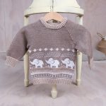 Stickad tröja Elefanterna badar - garnpaket i Bluum Soft Merino Ull