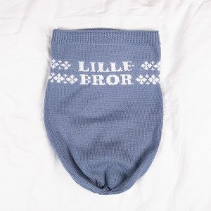 Stickad Myspåse Lillebror - garnpaket i Bluum Pure Eco Baby Woo