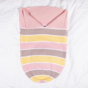 Stickad Myspåse Sockervadd - garnpaket i Bluum Soft Merino Ul