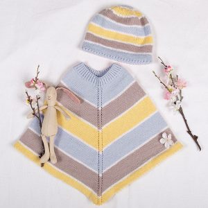 Stickat set Poncho och mössa Sockervadd - garnpaket i Bluum Soft Merino Ul