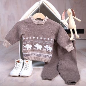 Stickat set Elefanterna badar - garnpaket i Bluum Soft Merino Ul