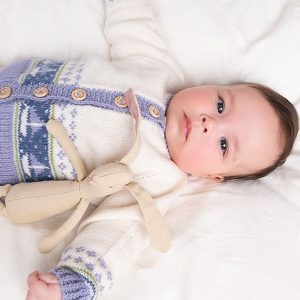 Stickad kofta Segelbåtar - garnpaket i Bluum Soft Merino Ul