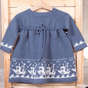 Stickad klänning Fiskebåt - garnpaket i Bluum Pure Eco Baby Wool