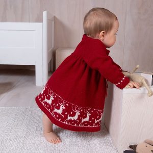 Stickat set Renklänning och tomteluva - garnpaket i Bluum Pure Eco Baby Woo