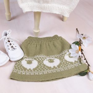 Stickat set Lammet kjol och topp - garnpaket i Bluum Pure Eco Baby Woo