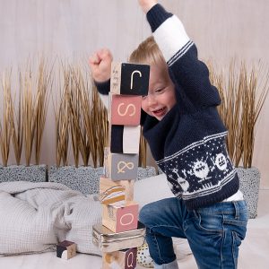 Stickat set Monstertröja och mössa - garnpaket i Bluum Pure Eco Baby Woo
