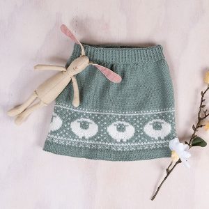 Stickat set Lammet tröja och kjol - garnpaket i Bluum Pure Eco Baby Woo