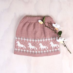 Stickad kjol Enhörning - garnpaket i Bluum Pure Eco Baby Wool