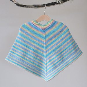 Stickad Poncho Färgspel - garnpaket i Bluum Soft Merino Ull