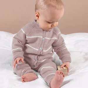 Stickad overall Vårränder - garnpaket i Bluum Soft Merino Ul
