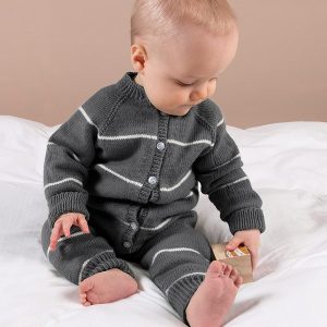Stickad overall Vårränder - garnpaket i Bluum Soft Merino Ul