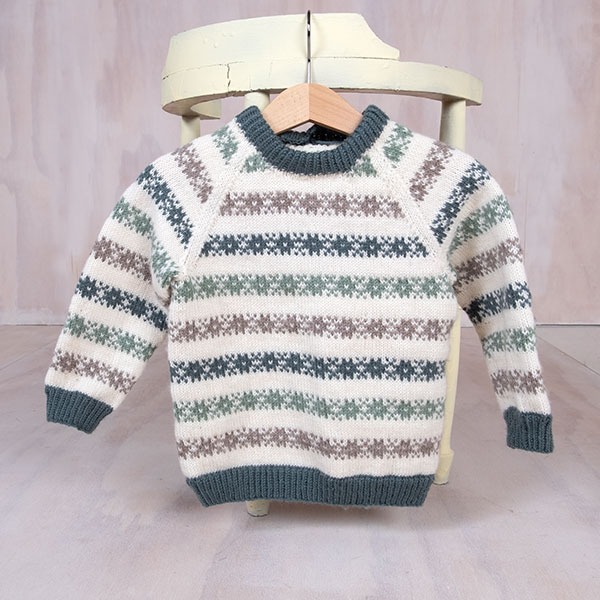 Stickad-trja-Stjrnstrssel-1-1.jpeg Stickad tröja Stjärnströssel - garnpaket i Bluum Pure Eco Baby Wool