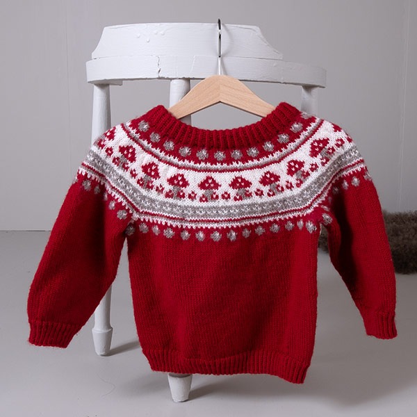 Stickad-trja-Svamp-i-rundstic-2-1.jpeg Stickad tröja Svamp i rundstickning - garnpaket i Bluum Pure Eco Baby Wool