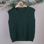 Stickad väst Robin til dam Flaskgrön - garnpaket i Bluum Soft Merino Ull