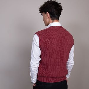 Stickad väst Robin till män - garnpaket i Bluum Soft Merino Ull