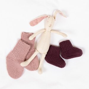 Stickat set Trille med mössa - garnpaket i Bluum Pure Eco Baby Wool