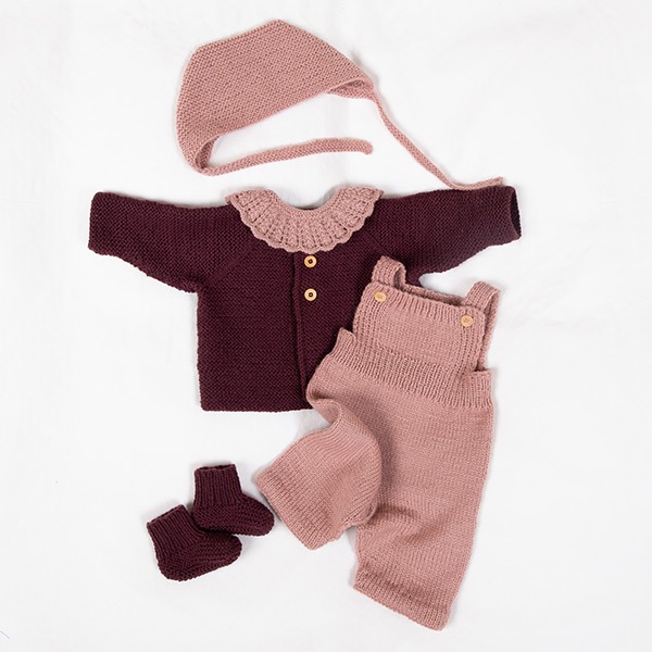 Stickat set Trille med byxor och bebismössa - garnpaket i Bluum Pure Eco Baby Wool