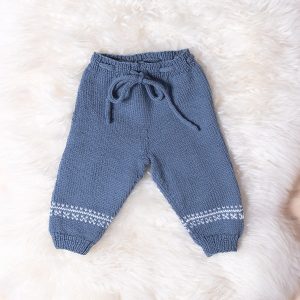 Stickat set Traktor - garnpaket i Bluum Pure Eco Baby Wool