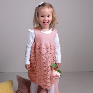 Stickad klänning Våg - garnpaket i Bluum Soft Merino Ull