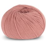 Stickad kofta Madicken - garnpaket i Bluum Soft Merino Ull Stickning 4-6 år Dus rose