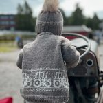 Stickat set Traktor-tröja och mössa - garnpaket i Bluum Pure Eco Baby Wool