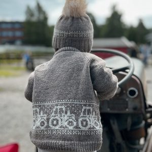 Stickat set Traktor-tröja och mössa - garnpaket i Bluum Pure Eco Baby Wool