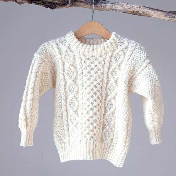 Stickad tröja Aran - garnpaket i Bluum Pure Eco Baby Wool