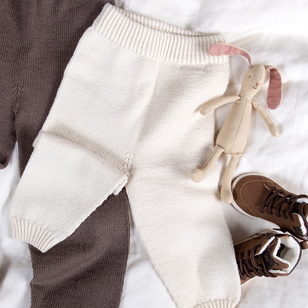 Stickad byxa - garnpaket i Bluum Soft Merino Ull
