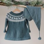 Stickad klänning Vinternatt m/tomteluva - garnpaket i Bluum Pure Eco Baby Wool