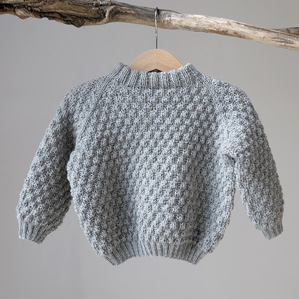Stickad tröja Bubblor m/mössa - garnpaket i Bluum Pure Eco Baby Wool