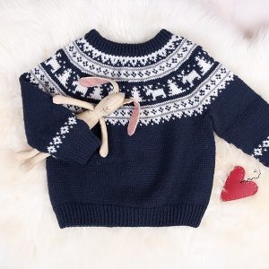 Stickad tröja Vinternatt - garnpaket i Bluum Pure Eco Baby Wool