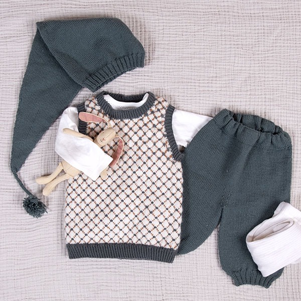 Stickat set Kalasväst m/byxa och tomteluva - garnpaket i Bluum Soft Merino Ull