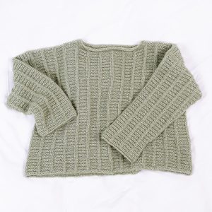 Stickad tröja Björk till dam - garnpaket i Bluum Fluffy Alpaca