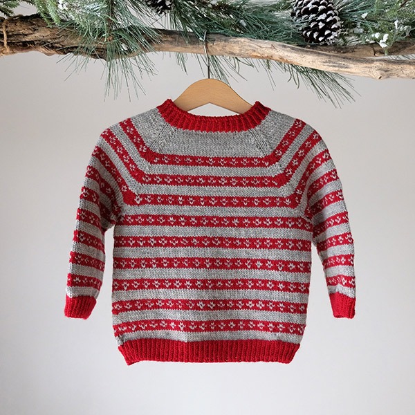 Stickad tröja Julkyss m/tomteluva - garnpaket i Bluum Pure Eco Baby Wool
