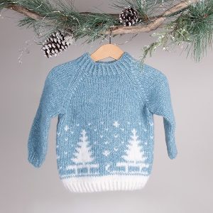 Stickad tröja Kälke m/lång luva - garnpaket i Bluum Fluffy Alpaca