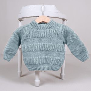 Stickad tröja Lilla grodd - garnpaket i Bluum Fluffy Alpaca