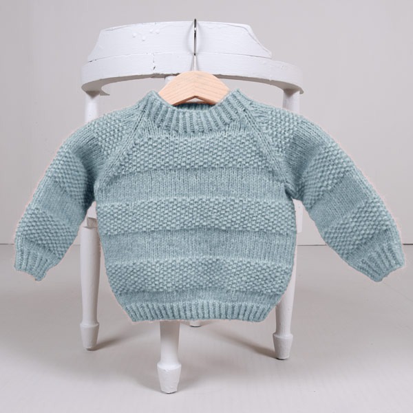 Stickad tröja Lilla grodd - garnpaket i Bluum Fluffy Alpaca