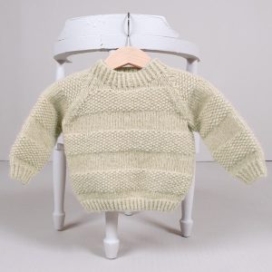 Stickad tröja Lilla grodd - garnpaket i Bluum Fluffy Alpaca