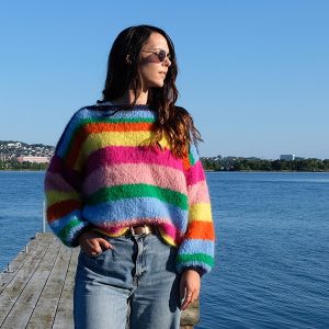 Stickad tröja Savannah till dam - garnpaket från Bluum i Fnugg