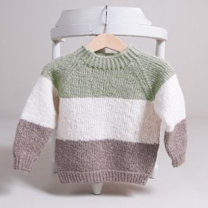 Stickad tröja Vårränder - garnpaket i Bluum Fluffy Alpaca