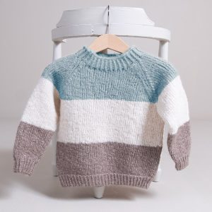 Stickad tröja Vårränder - garnpaket i Bluum Fluffy Alpaca