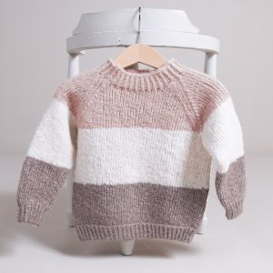 Stickad tröja Vårränder - garnpaket i Bluum Fluffy Alpaca