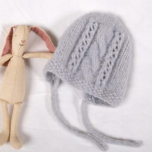 Stickad kofta Fläta m/mössa - garnpaket i Bluum Fluffy Alpaca