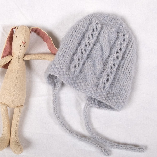 Stickad kofta Fläta m/mössa - garnpaket i Bluum Fluffy Alpaca